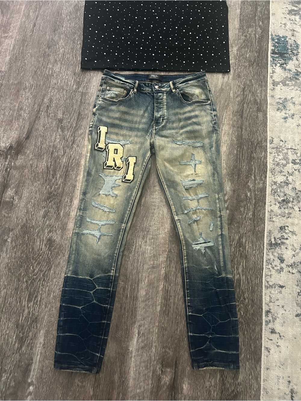 New AMIRI Distressed Blue Men's Slim Jeans with Patch Details Men’s 32 Waist 34L